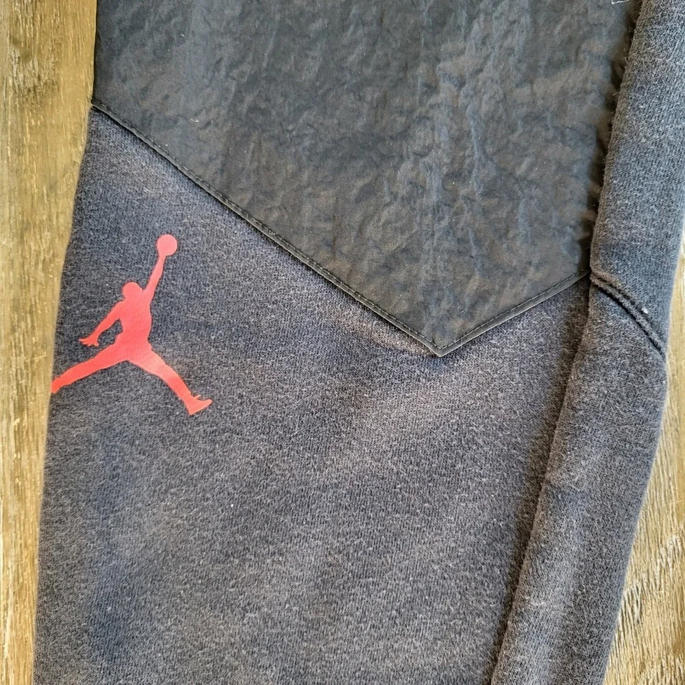 Jordan Brand Mens Fleece Joggers Black Utility Cargo Sweatpants Jumpman Graphic